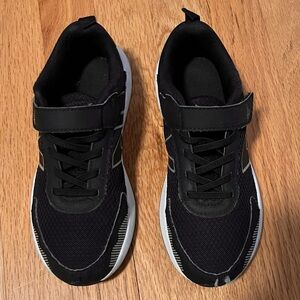 New Balance 2 GUC sneakers
